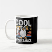 Mug Manchot de résistance cool subtile tarifs protesta (Gauche)