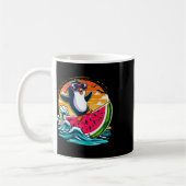 Mug Manchot solitaire Pastèque Surf Été Coucher de sol (Gauche)