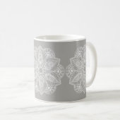 Mug Mandala blanc exotique sur Arrière - plan gris (Devant droit)