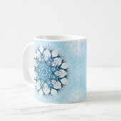 Mug Mandala en Blue Winter Art Abstrait (Devant gauche)