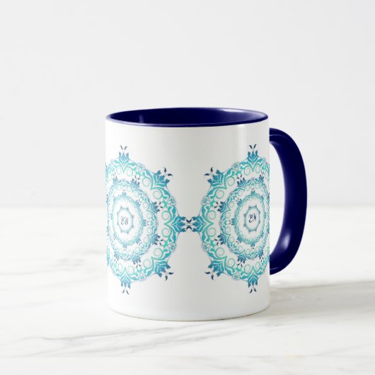 Mug mandala ethnique turquoise. Couronne florale (Devant droit)