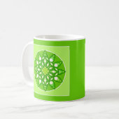 Mug Mandala Motif dans les tons verts de chaux (Devant gauche)