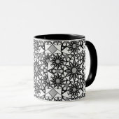 Mug Mandala motif, noir, blanc et gris (Devant droit)