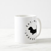 Mug Mangez tricot à pied répéter saucisse cadeau chien (Devant droit)