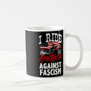 Mug Manifestation du biker anti-Trump résistant contre