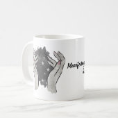 Mug Manifester la vie de mes rêves mais premier café (Devant gauche)