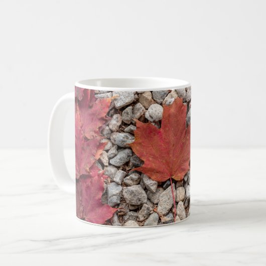 Mug Maple Leafs au sol Style canadien (Devant gauche)