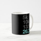 Mug Marathon Runners 5K 10K 131 262 Marathoner (Devant droit)