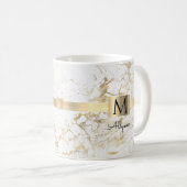 Mug Marbre Blanc & Or, Nom en écriture & Monogramme (Devant droit)