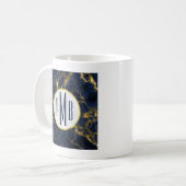 Mug Marbre bleu marine et or Marbre moderne Monogramme (Devant gauche)