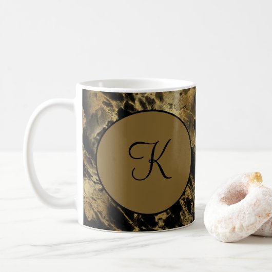 Mug Marbre d'agate noir or Monogramme Tendance Moderne (Avec donut)