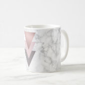 Mug marbre gris de blanc de triangles de rose rose (Devant droit)