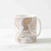 Mug Marbre liquide beige, art de la ligne dorée. (Devant droit)