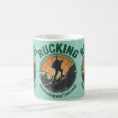 Mug Marcher avec un sac à dos parce que marcher n'étai (Centre)