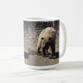 Mug Marcher Grizzly sauvage Ours faune photo (Devant droit)