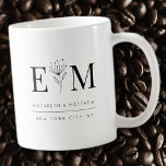 Mug Mariage Élégant Chic Moderne Monogramme Foliage<br><div class="desc">Composé de simples lignes droites avec script cursif classique et typographie serif. Ces éléments sont simples,  intemporels et classiques. Il est conçu par White Paper Birch Co. exclusif pour Zazzle. Disponible ici : http://www.zazzle.com/store/whitepaperbirch</div>