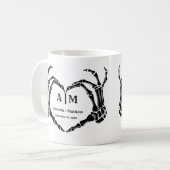 Mug Mariage gothique Halloween Crâne Main Cœur Noir (Devant gauche)