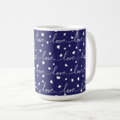 MUG MARINE BLEU AVEC AMOUR BLANC SCRIPTÉ AVEC COEURS (Devant droit)