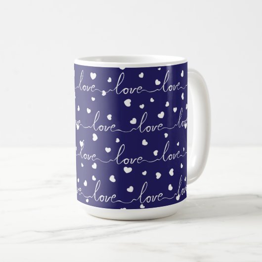 MUG MARINE BLEU AVEC AMOUR BLANC SCRIPTÉ AVEC COEURS (Devant droit)
