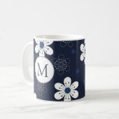 Mug Marine Bleu Joli Monogramme Floral (Devant gauche)