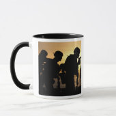 Mug Marines tire des pistolets de 9mm (Gauche)