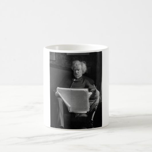 Mug Mark Twain - auteur et humoriste américains (Centre)