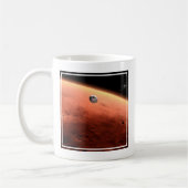 Mug Mars Science Laboratory approchant Mars. (Gauche)