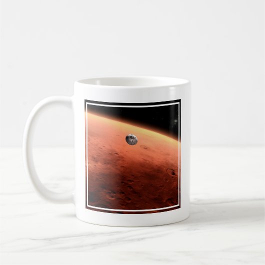 Mug Mars Science Laboratory approchant Mars. (Gauche)