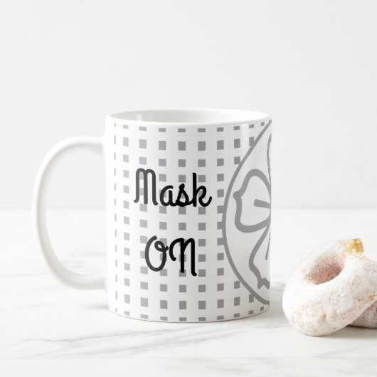 Mug Masque sur Masque OFF Distances sociales (Avec donut)