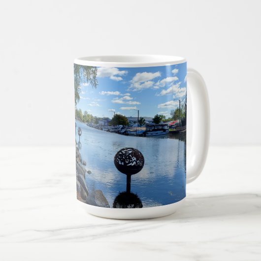 Mug McHenry, Illinois | La promenade de Fox River (Devant droit)