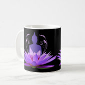 Mug Médaille élégante de fleurs de lotus pourpres (Devant gauche)