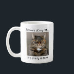 Mug Méfiez-vous de My Cat Funny Rude<br><div class="desc">Cette tasse drôle et sarcastique ajoute une touche d'humour à votre journée. Parfait pour les amoureux de les chats,  c'est un ajout amusant et décalé à votre collection.</div>