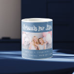 Mug Meilleurs amis photo bleu poussiéreux noms<br><div class="desc">Un arrière - plan bleu poussiéreux. Personnalisez et ajoutez votre propre photo, selfie de votre(vos) meilleur(s) ami(s) vos noms et lieu de l'événement. Le texte : Friends for Life est écrit avec un script de style moderne. Parfait comme cadeau pour vous-même ou comme cadeau d'anniversaire ou de Noël pour vos...</div>