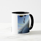 Mug Membres de l'équipe de parachutistes de la marine  (Devant droit)