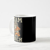 Mug Mème de l'équipe qui frappe un bébé singe et un jo (Devant gauche)