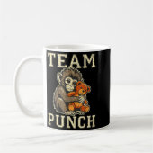 Mug Mème de l'équipe qui frappe un bébé singe et un jo (Gauche)