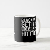 Mug Mens Blacksmiths Get It Hot And Hitting It Hard (Devant droit)