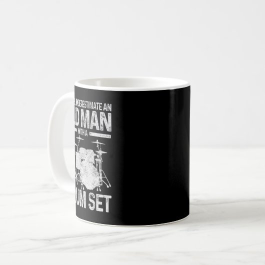 Mug Mens Doft Venin Never Underestimate An Old Man W (Devant gauche)