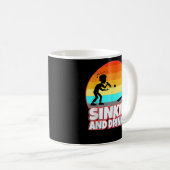 Mug Mens Sinkin et buveur cornhole (Devant droit)