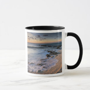 Mug Mer des Caraïbes, îles Caïmanes.  Foules écrasante