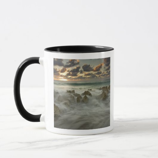Mug Mer des Caraïbes, îles Caïmanes.  Foules écrasante (Gauche)