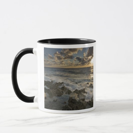 Mug Mer des Caraïbes, Îles Caïmans. Vagues déferlantes (Gauche)