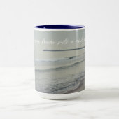 Mug Mer froide et calme pendant la journée d'hiver (Centre)