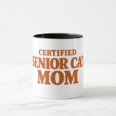 Mug Mère de chat senior certifiée – Typographie drôle (Centre)