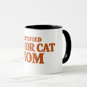 Mug Mère de chat senior certifiée – Typographie drôle (Devant droit)