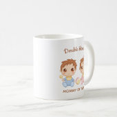 Mug Mère des jumeaux bébé garçon et fille (Devant droit)