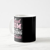 Mug Mère fière d'une infirmière diplômée en 2026 (Devant gauche)