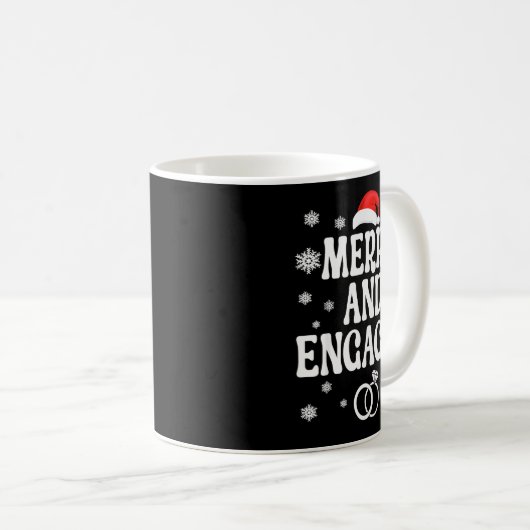 Mug Merry And Engaged Couple Christmas Matching Pajama (Devant droit)