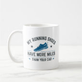 Mug Mes Chaussures De Course Ont Plus De Miles Que Vot (Gauche)