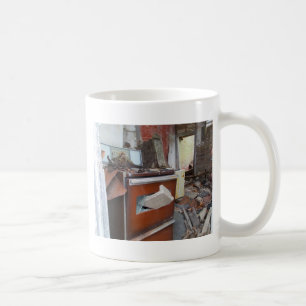 Mug Mess abandonné dans les affaires abandonnées